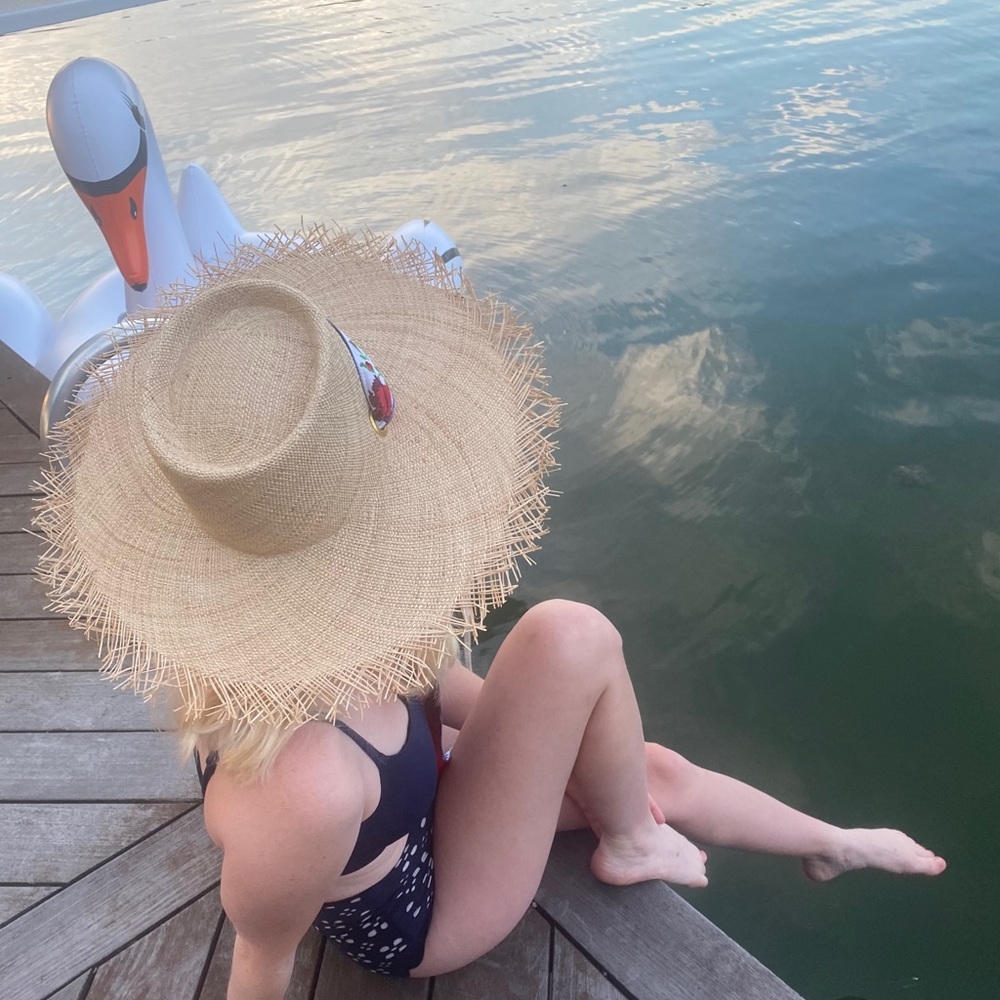 PRICE DROP! Sarah Bray Bermuda Dahlia Hat